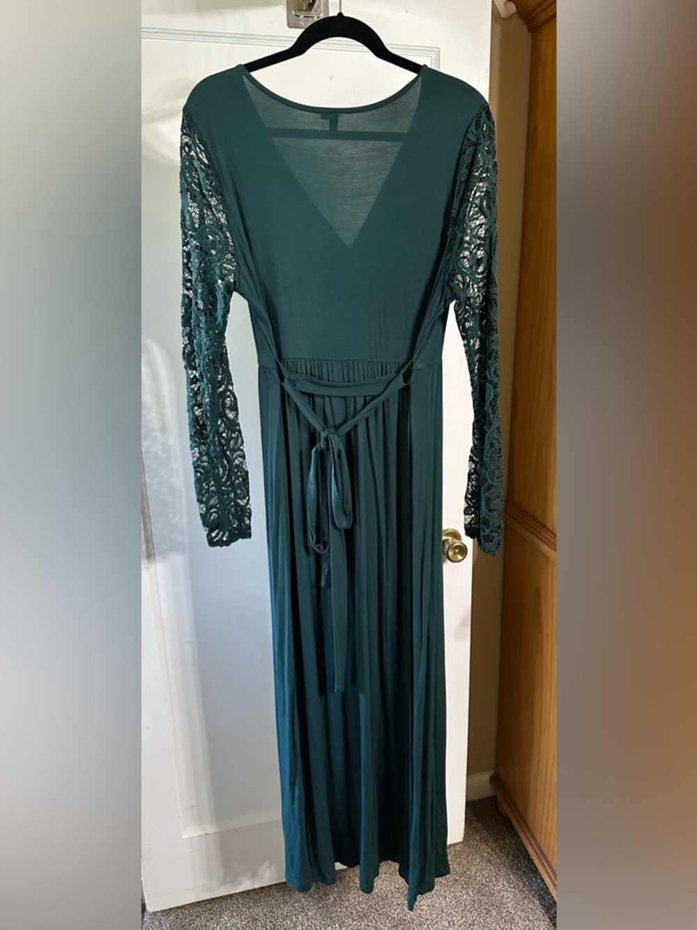 Women’s Deep Green Lace Sleeve Maxi Dress - Picture 8 of 10